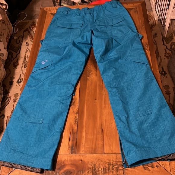 RPZN Canadian snowboard pants, size large - Picture 2 of 9